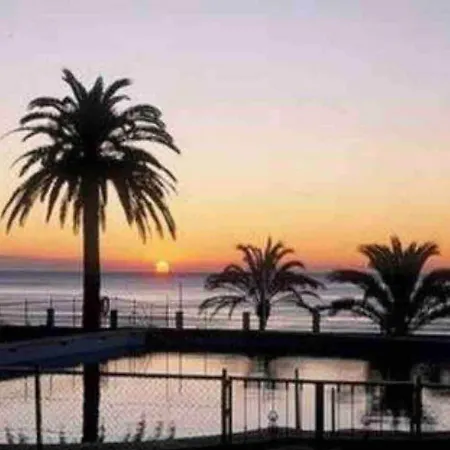 Apartment In Torremolinos With Sea Views דירה *