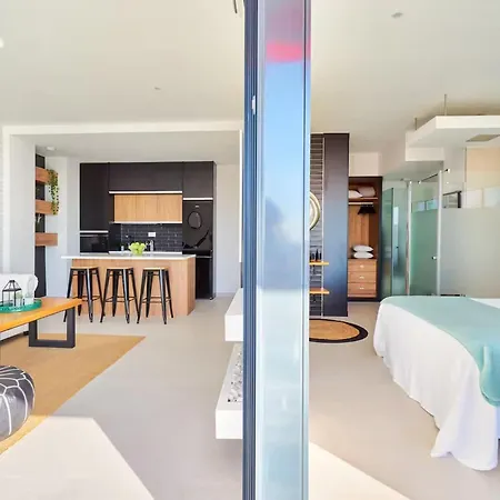 With Hot Tub, Sea-view Apartment *