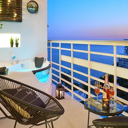 Apartment In Torremolinos With Sea Views Appartamento *