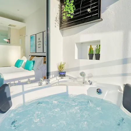 Apartment With Hot Tub, Sea-view Torremolinos