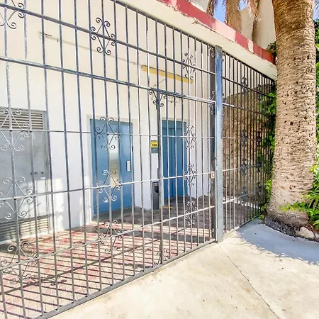 Apartment In Torremolinos With Sea Views דירה